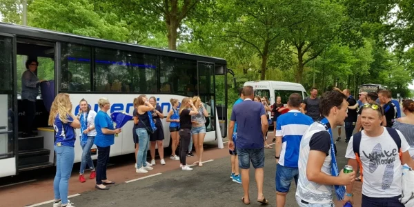 Partybussen huren voor sportteams in Den Haag
